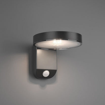 Lampe Solaire LED 9W Optonica GD3-A2 installée et allumée